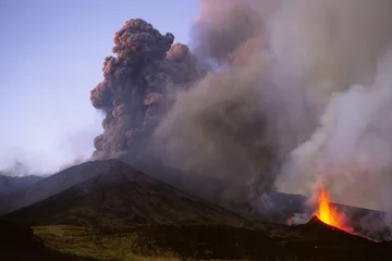 Crédence de cuisine en verre imprimé Volcan Etna, Fontana di lava
