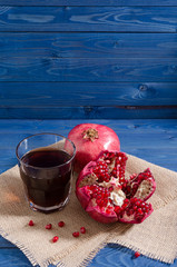 pomegranate juice with pomegranates