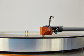 hochwertiger Schallplattenspieler.high-quality record player