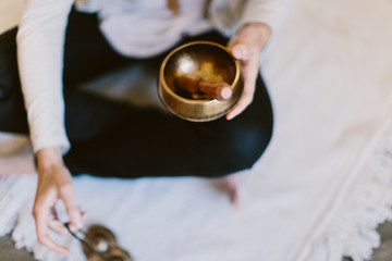 tibetan meditation singing bowl
