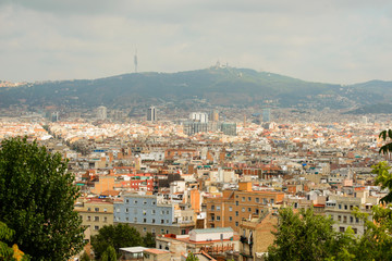 Obraz premium Panoramic view of Barcelona on a summer day