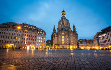 Fototapeta na wymiar The Neumarkt square and Frauenkirche (Church of Our Lady) in Dresden at night