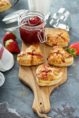 Heart shaped strawberry hand pies © fahrwasser