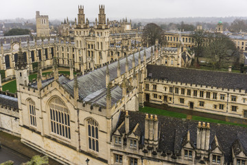 Fototapeta na wymiar English architecture, Oxford on a typical rainy day