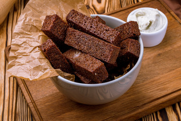 fried Garlic croutons