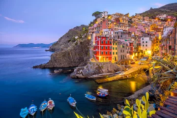 Zelfklevend Fotobehang Liguria Riomaggiore, de eerste stad van de Cique Terre in Ligurië, Italië
