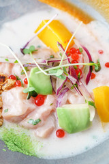 Sevice with salmon and mango