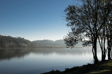 Fototapeta premium Paisagem entre o céu e a água