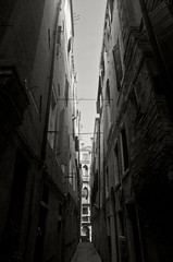Fototapeta na wymiar vicolo veneziano in bianco e nero