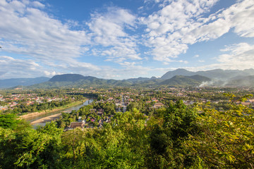 Fototapeta na wymiar cityscape from viewpoint at Mount Phousi