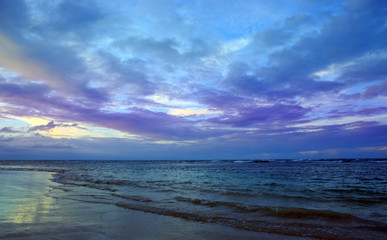 Fototapeta premium Caribbean sunset on tropical beach.