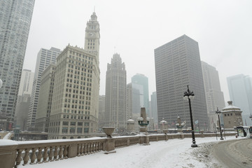 Obraz premium Chicago downtown buildings in winter snow