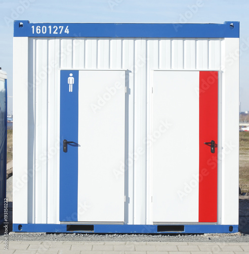 Bunte Metallturen Weisses Toilettenhauschen Stock Photo And Royalty Free Images On Fotolia Com Pic 193150222