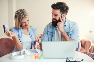 Obraz premium Couple at home