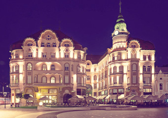 Fototapeta na wymiar Hotel complex in Oradea in night