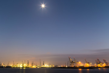 Fototapeta premium Cargo Terminal in Hamburg Port at night