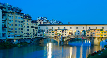 Fototapeta premium Ponte Vecchio at Dawn, Florencja, Włochy