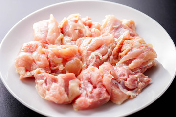 若どり　もも　角切り