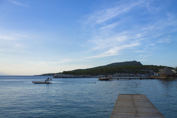 Fototapeta na wymiar Ocean view from the dock