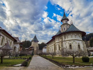 Fototapeta na wymiar Interior of Putna monastery, Bucovina, Romania 