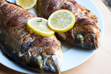 Fried fish with lemon