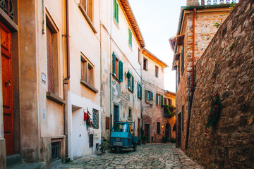 Cute village streets in San Gimignano - Italy.