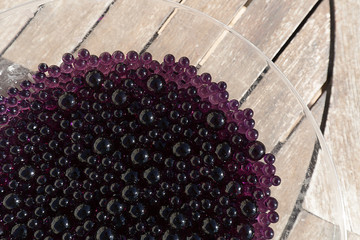 Gel balls that swell with wate.