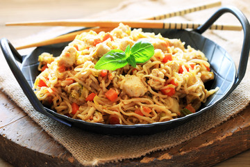 Bami Goreng, asiatisches Nudelgericht