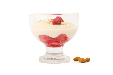 Mandelmehlpudding, Glasschale