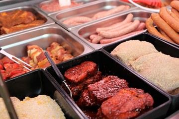 Variation von Fleischwaren in einer Metzgerei