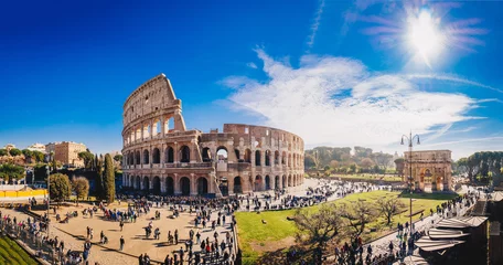 Fototapete Kolosseum Das römische Kolosseum (Coloseum) in Rom, Italien, breiter Panoramablick