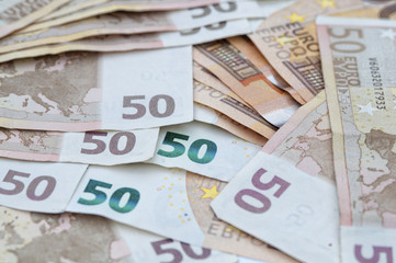 Billets de cinquante euros en vrac