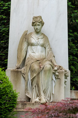 Fototapeta premium Marmorengel an einem Grab