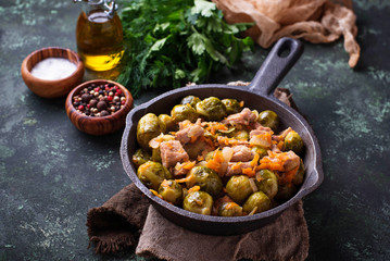 Roasted brussels sprouts with meat