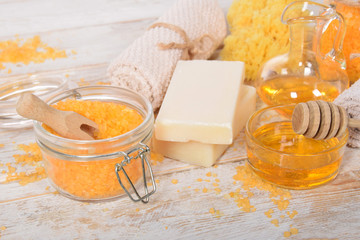 bath salt with the aroma of kaki fruit, natural soaps and argan oil