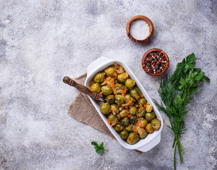Baked brussels sprouts with carrot