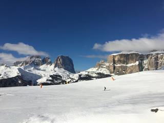 Dolomiti in paesaggio invernale di montagna