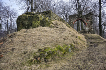 Ruiny średniowiecznego zamku