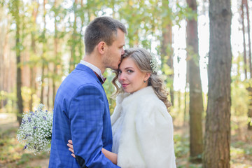 wedding. beautiful couple kissing