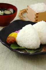 ふっくら新米おむすび