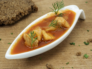 Borscht mit Fleischeinlage