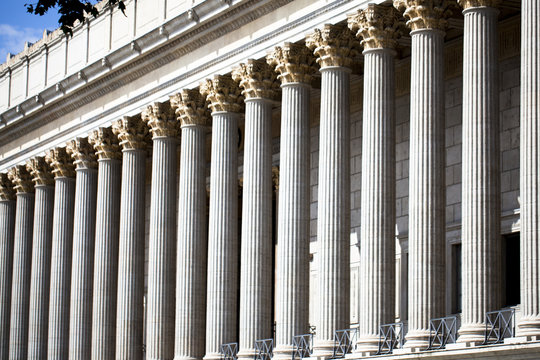 Columnata del Palacio de Justicia de Lyon