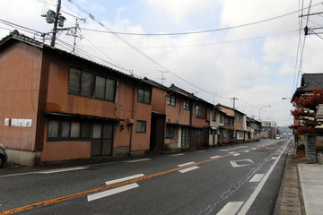 Obraz premium The houses, windows, and doors around Hizen-Yamaguchi station, Japan