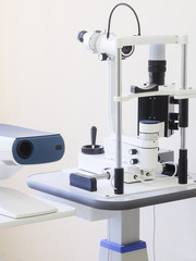 Medical optometry equipment
