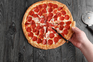 Pizza pepperoni - obrazy, fototapety, plakaty