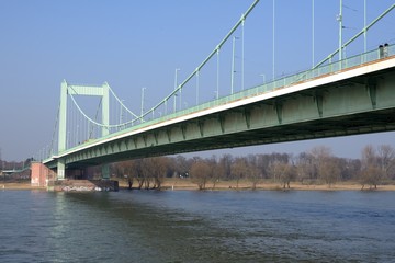 Mülheimer Brücke über den Rhein