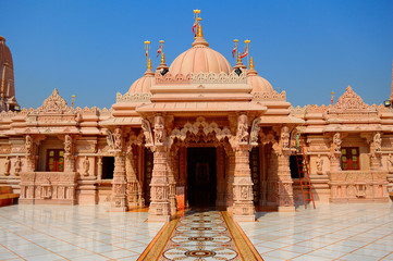 Entry view of BAPS Shri Swaminarayan Mandir Pune