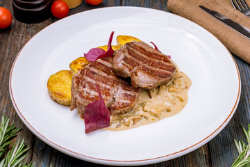 medallions of beef