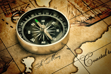 Obraz na płótnie Canvas compass on map