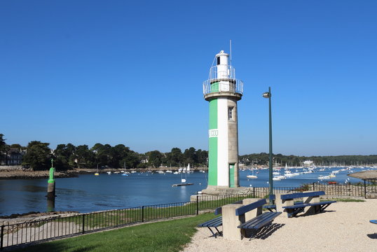 Le phare du coq a Benodet,  ville touristique en Bretagne, France.